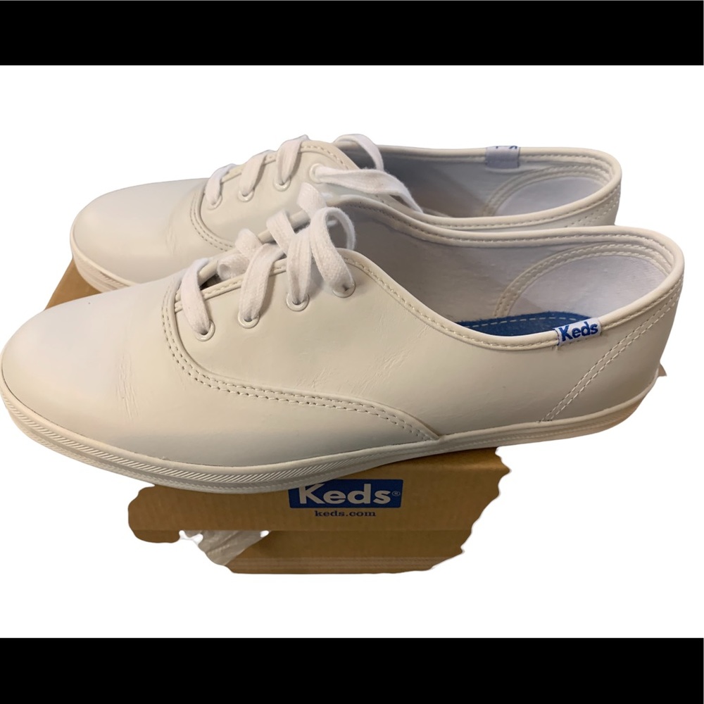 Keds Sneakers Womens Size 7 XW New in Box